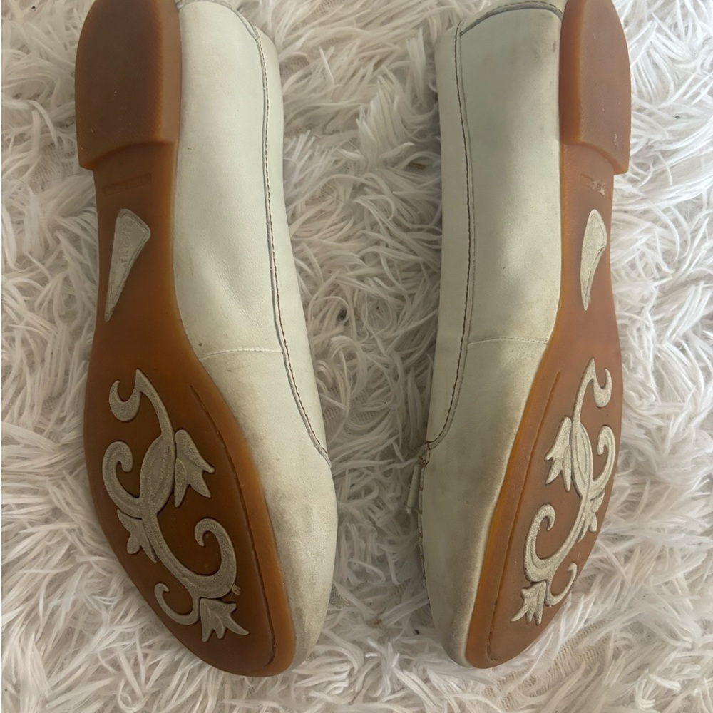 Women's Cream Loafers with Bow Detail - Picture 2 of 2
